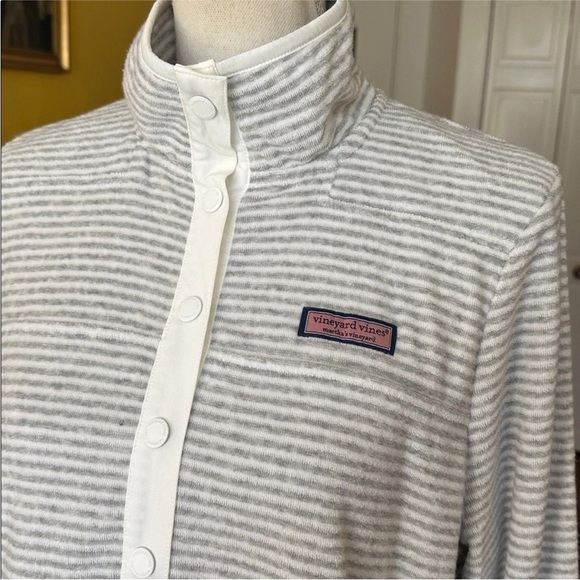 Vineyard Vines Terry Cloth Shep Shirt Striped Gray Pullover Snap Buttons Size M - Picture 3 of 15